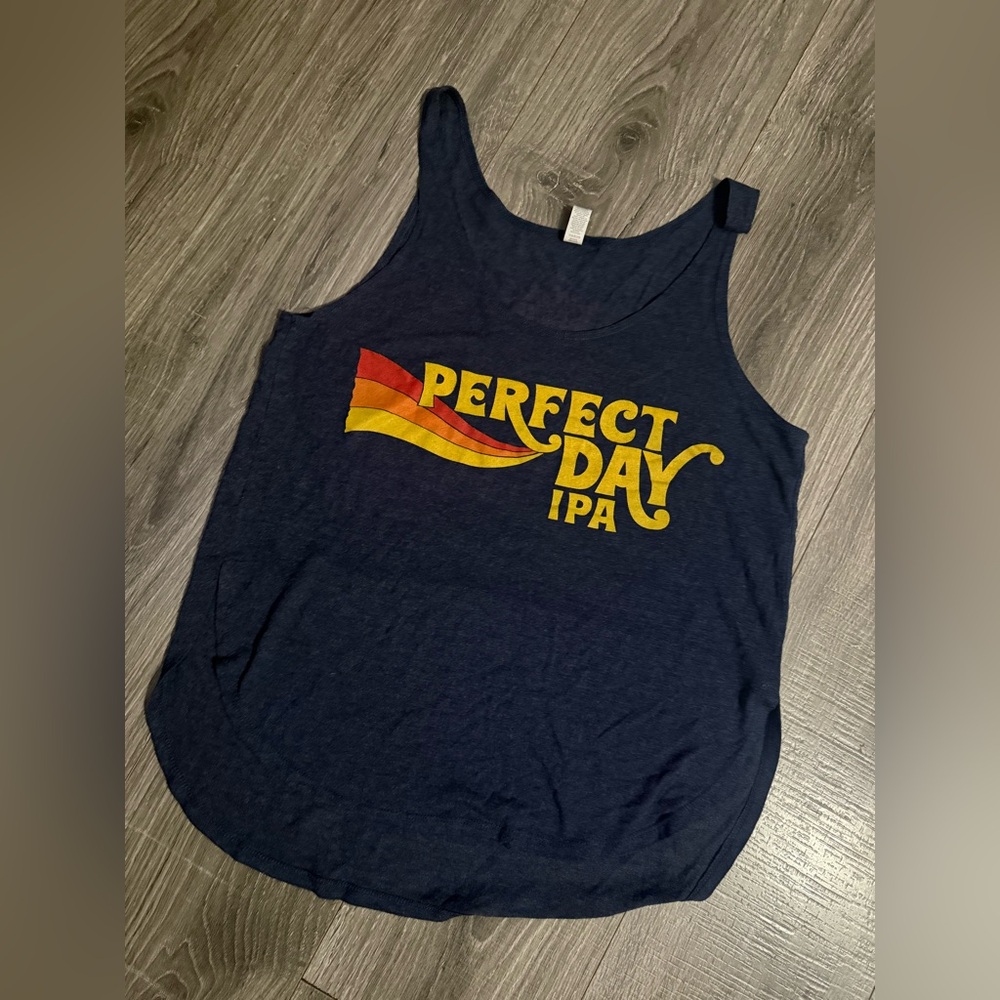 Graphic Beer Tank, super cute with slit on both sides!